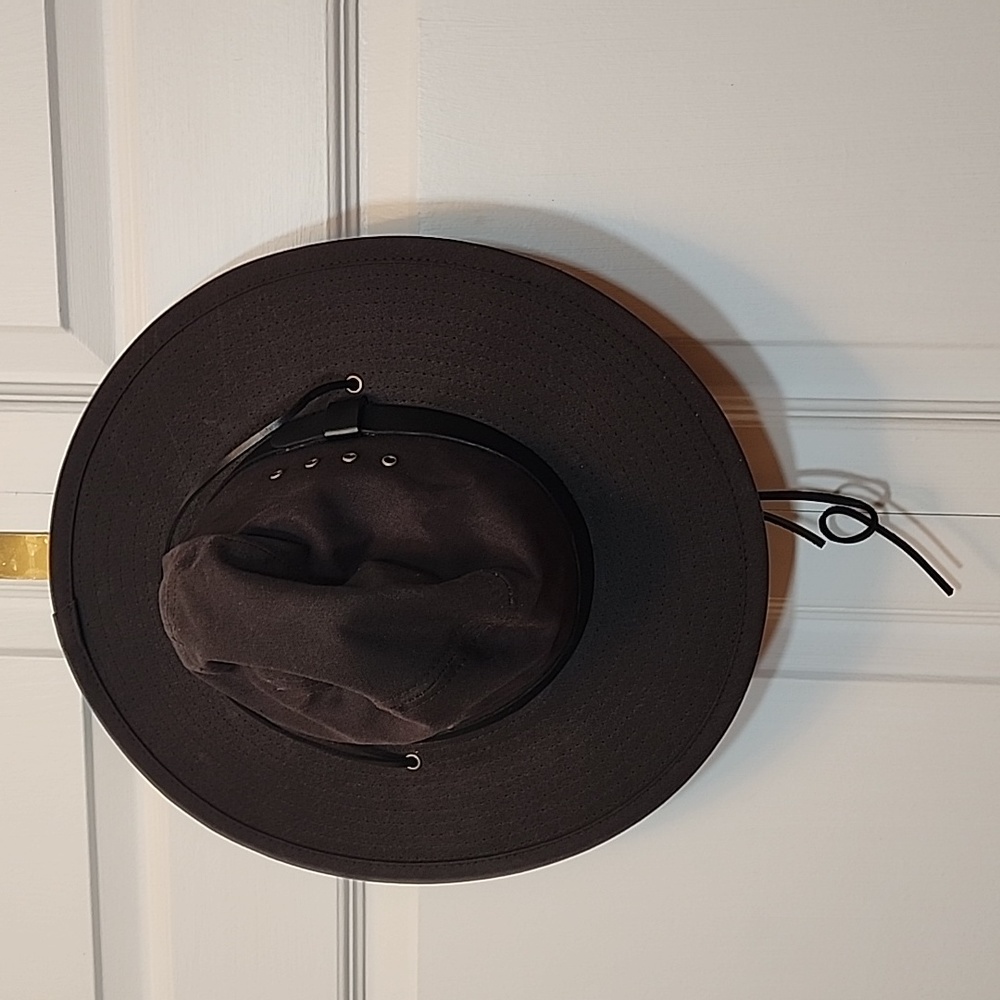 Filson wax canvas with bridle leather accent hat